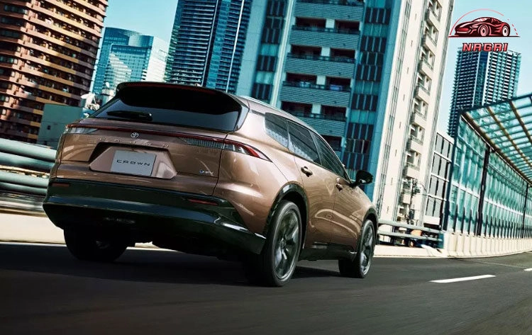 Toyota ra mắt Crown Estate SUV hybrid mới tại Nhật Bản