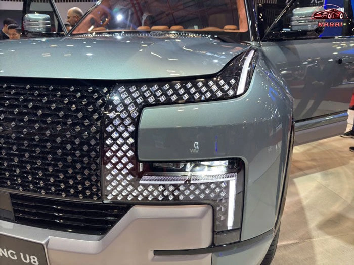BYD ra mắt SUV điện hạng sang YangWang U8 tại VMS 2024