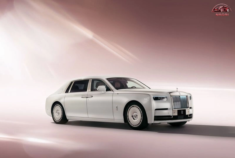 Chiếc Rolls-Royce Phantom độc bản mang hương sắc hoa anh đào