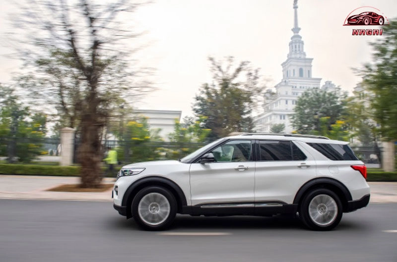 Ford Explorer giảm giá kỷ lục 440 triệu đồng tại Việt Nam