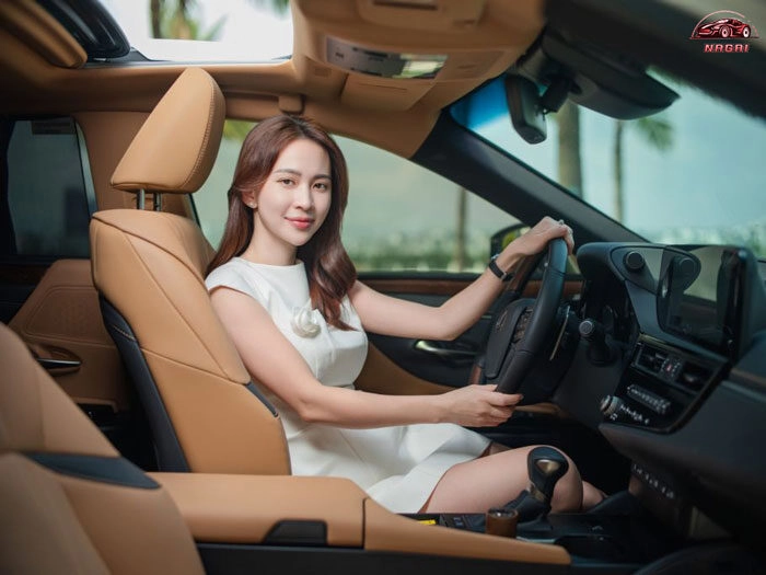 Lexus ES 250 lựa chọn an tâm cho nữ doanh nhân trẻ