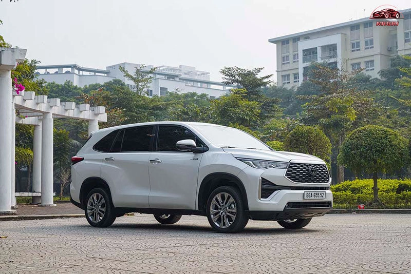 Toyota Innova Cross Chinh Phục Thị Trường MPV Bằng Thiết Kế Hiện Đại