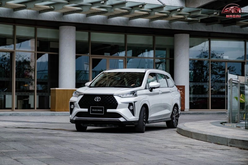 Toyota Việt Nam giảm giá mạnh xe Vios và trở lại dòng Hilux mới