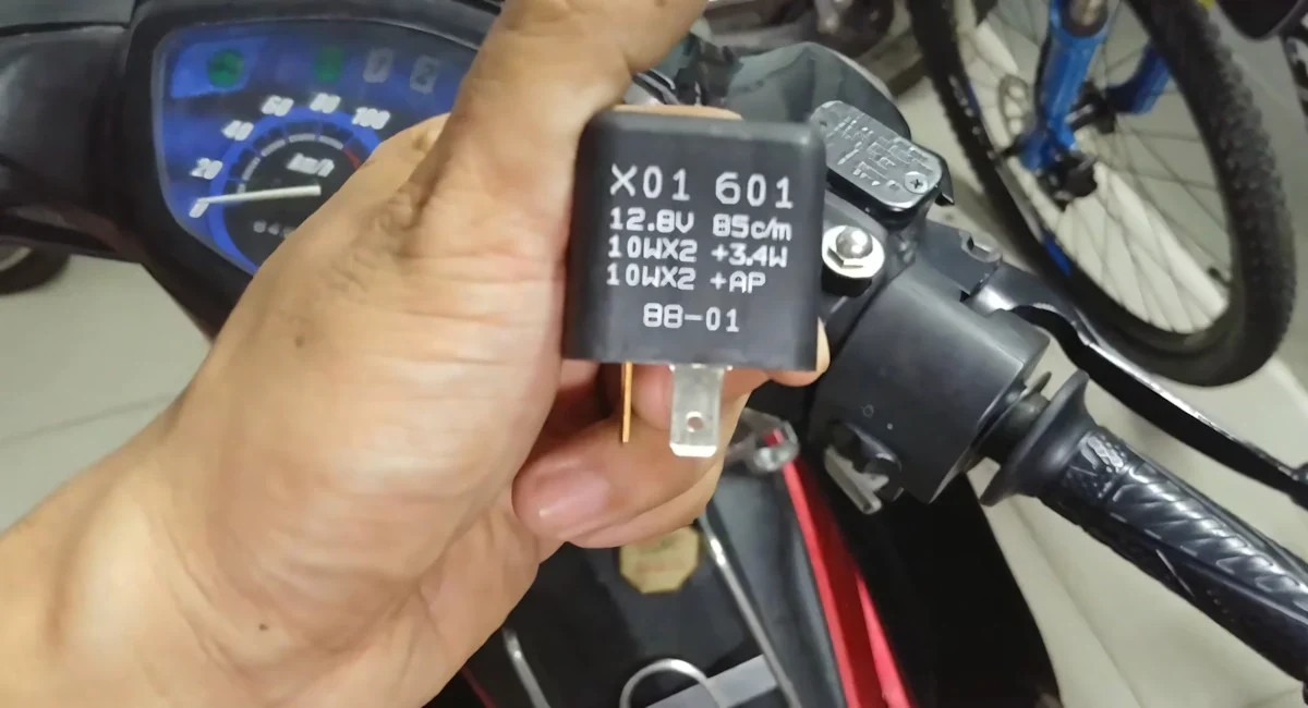 Chi tiết cách tắt tiếng xi nhan xe sirius