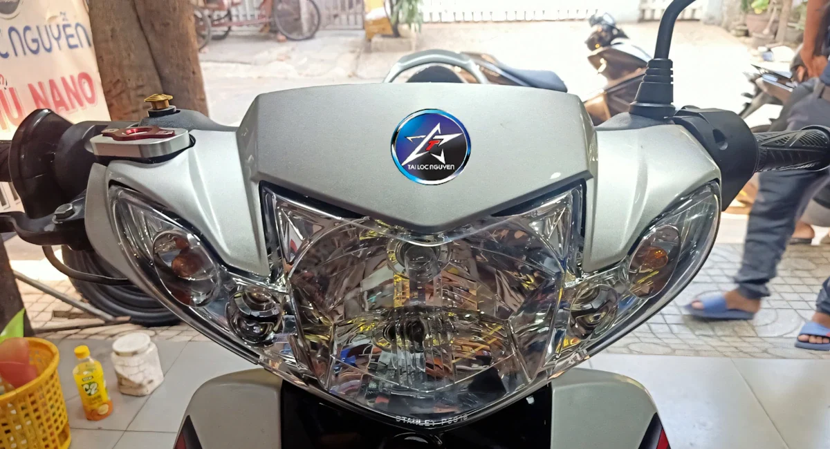 Giá chuẩn đầu đèn sirius zin giá bao nhiêu