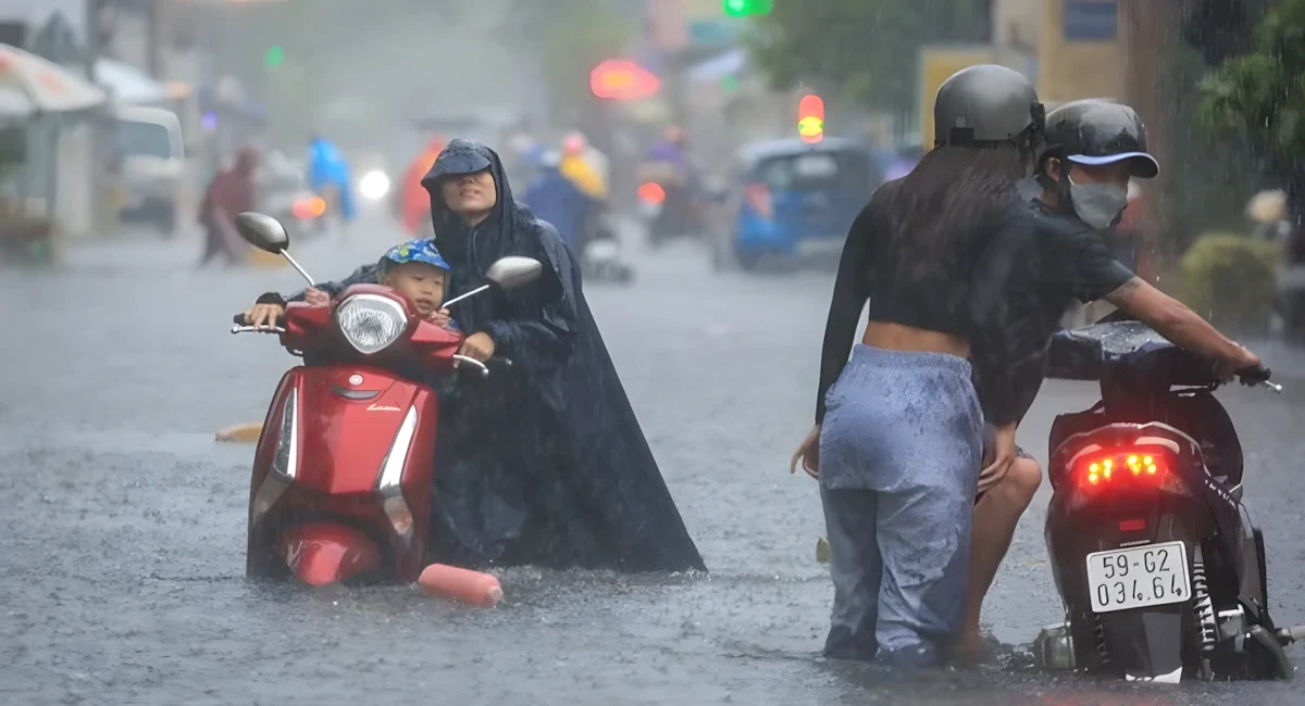Kiểm tra bugi và cổ hút tránh nước vào động cơ
