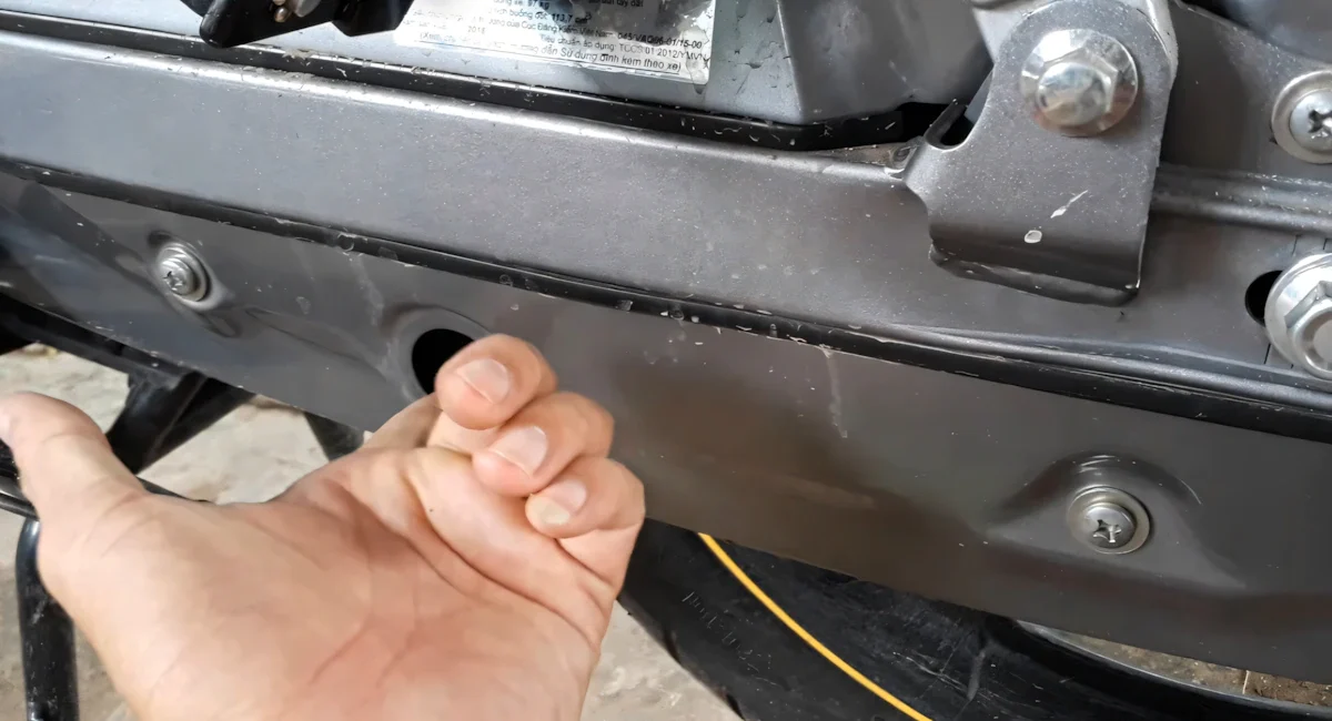 Kiểm tra độ căng của xích