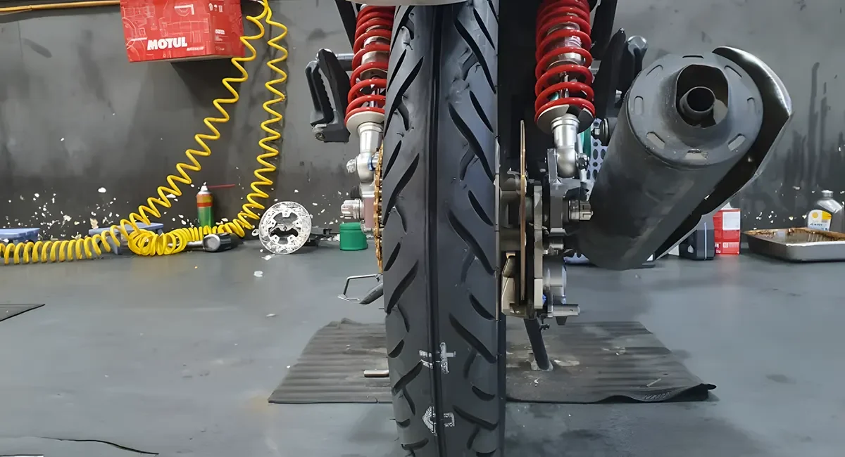 Kiểm tra và bảo dưỡng lốp trước, lốp sau xe Sirius