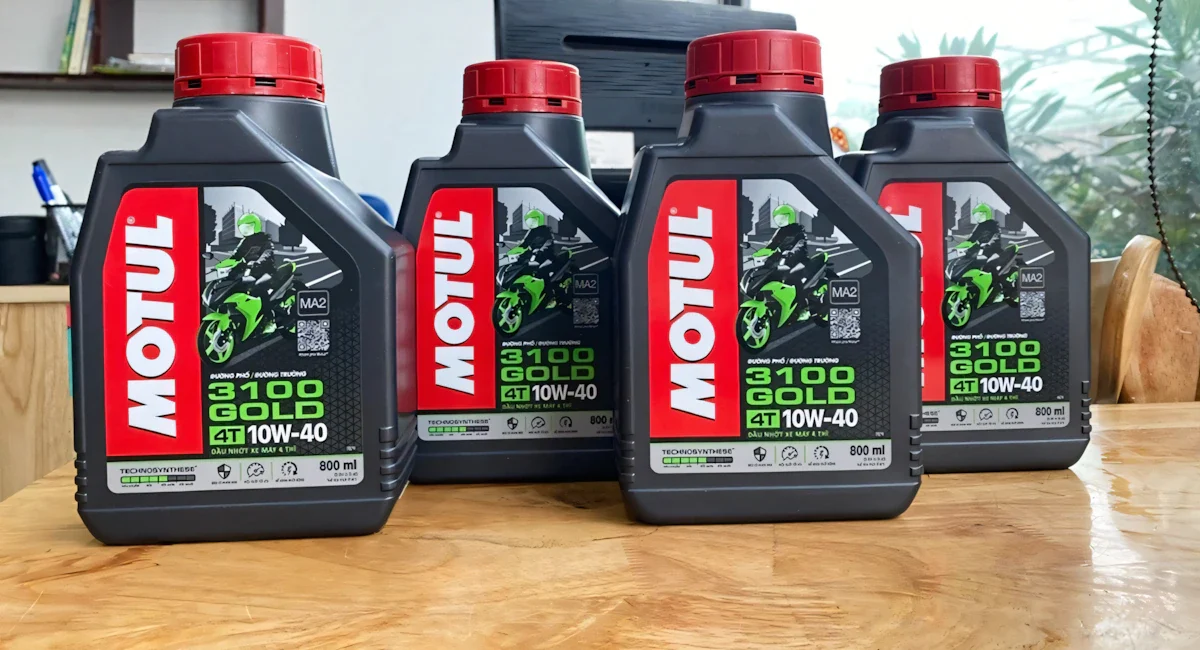 Nhớt Motul 3100 Gold dành cho xe Sirius