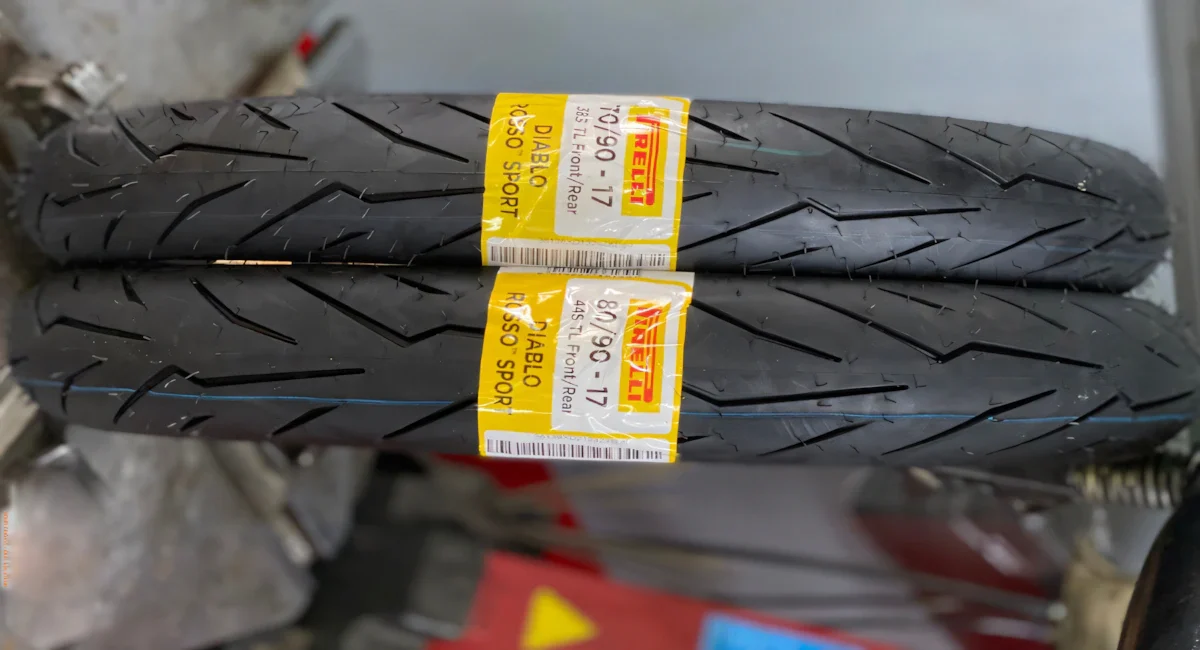 Vỏ Pirelli cho Sirius